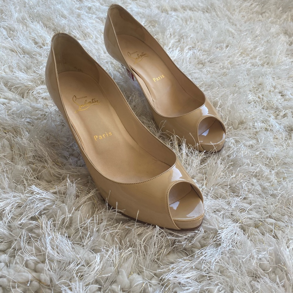 Christian Louboutin red soul pump